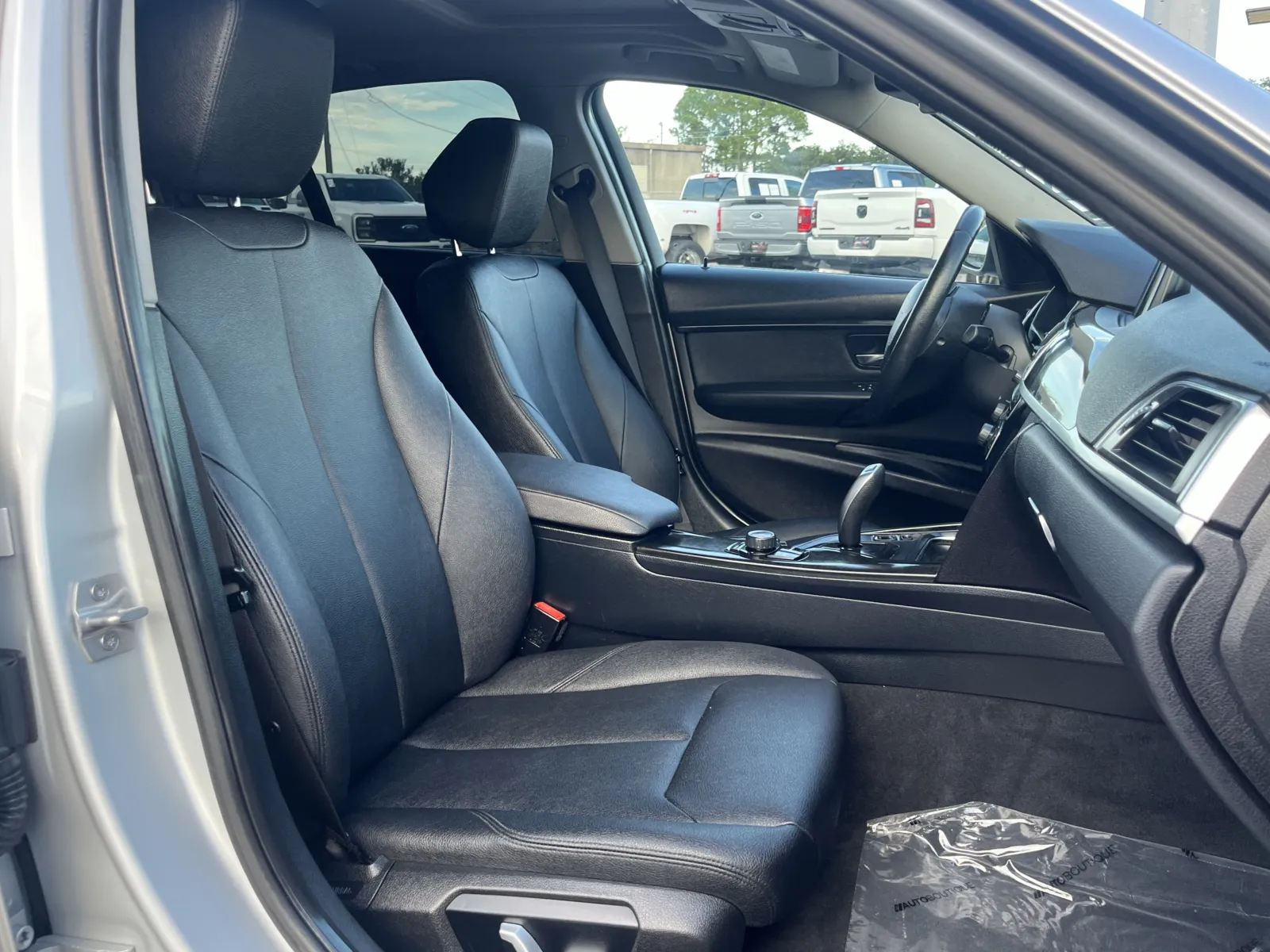 BMW 3 Series photo 26