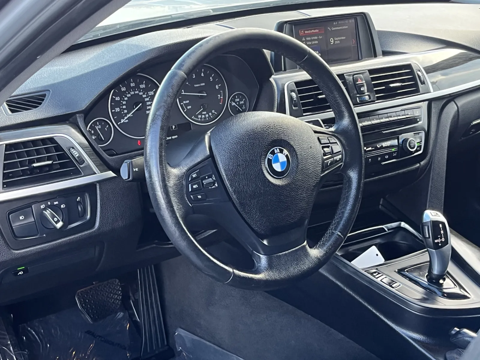 BMW 3 Series photo 13