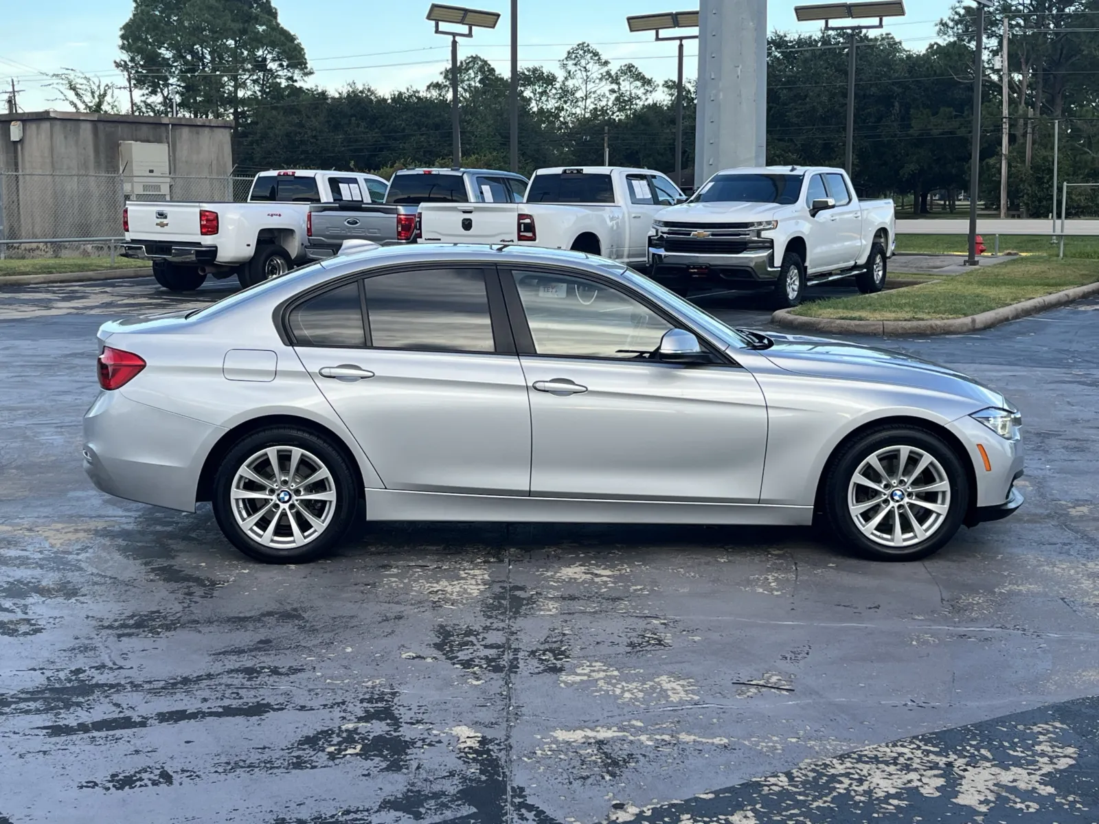 BMW 3 Series photo 11
