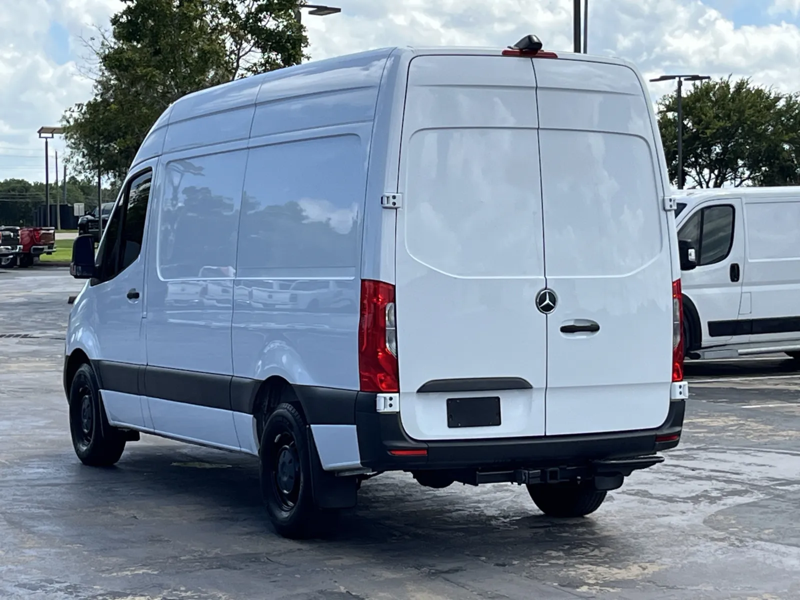 Mercedes-Benz Sprinter photo 8