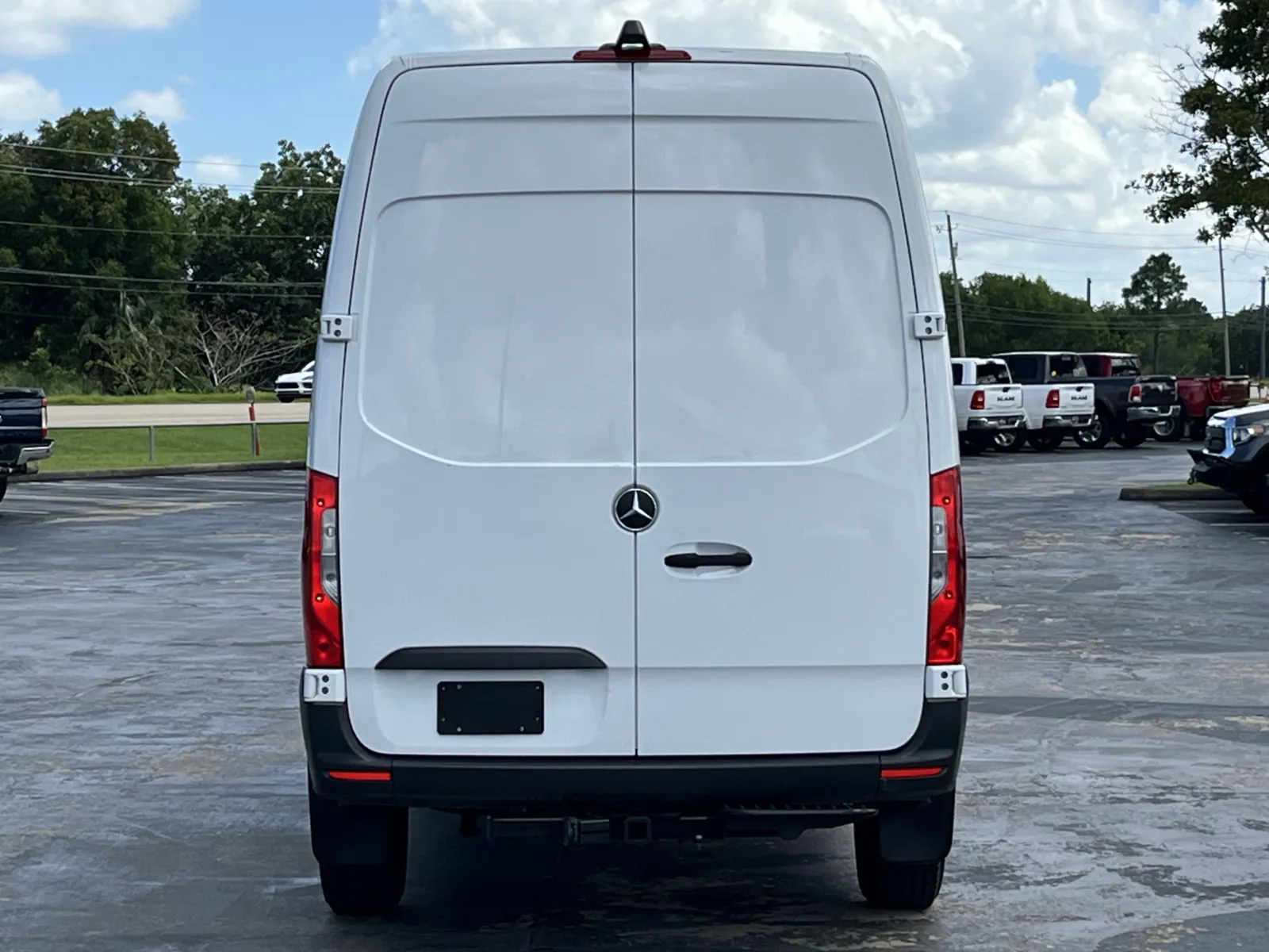 Mercedes-Benz Sprinter photo 6