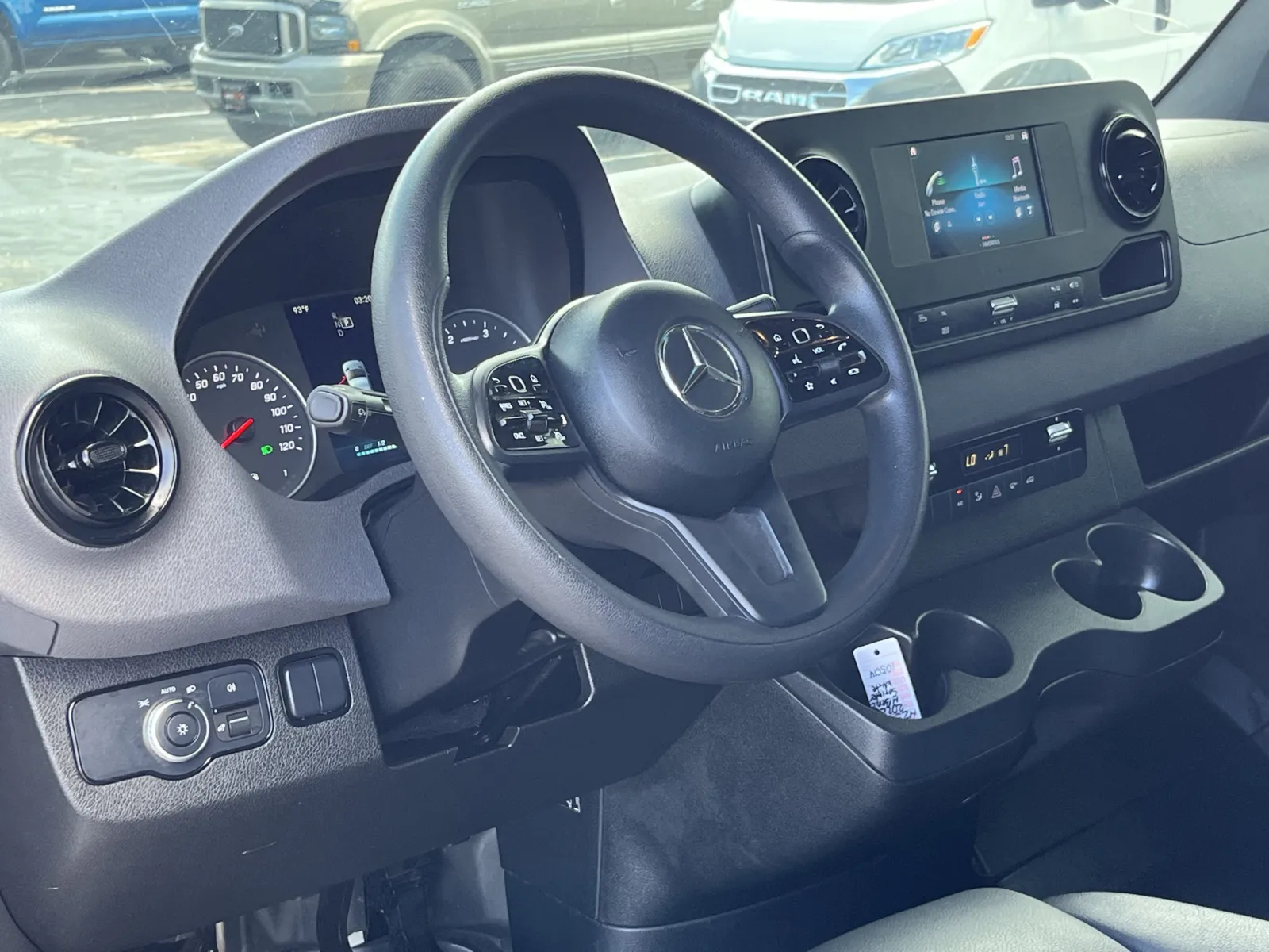 Mercedes-Benz Sprinter photo 12