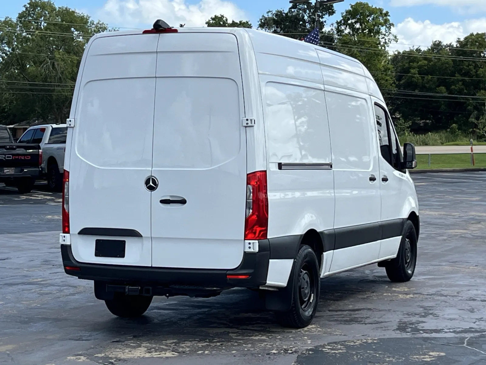 Mercedes-Benz Sprinter photo 7