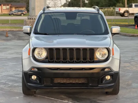 More photos of 2018 Jeep Renegade Altitude at Auto Boutique Texas, TX