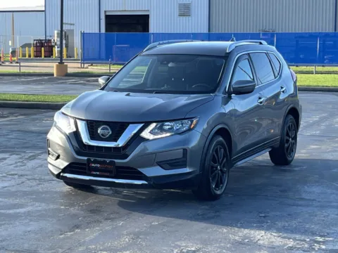 Photos of 2020 Nissan Rogue SV for sale in Alvin, TX at Auto Boutique Texas