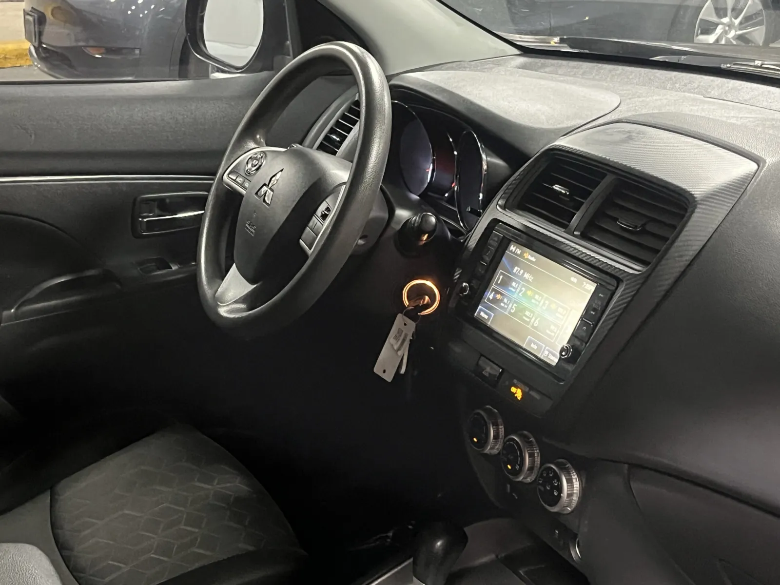 Mitsubishi Outlander Sport photo 15