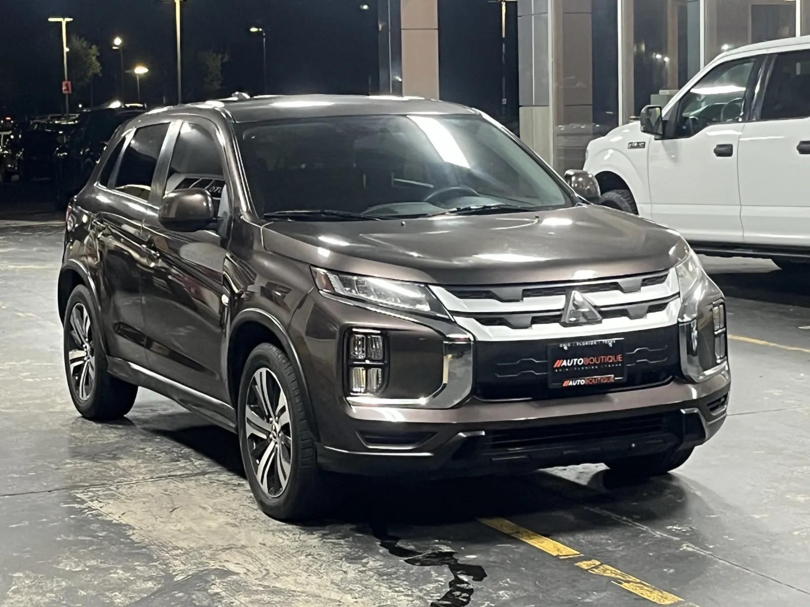 Mitsubishi Outlander Sport photo 2