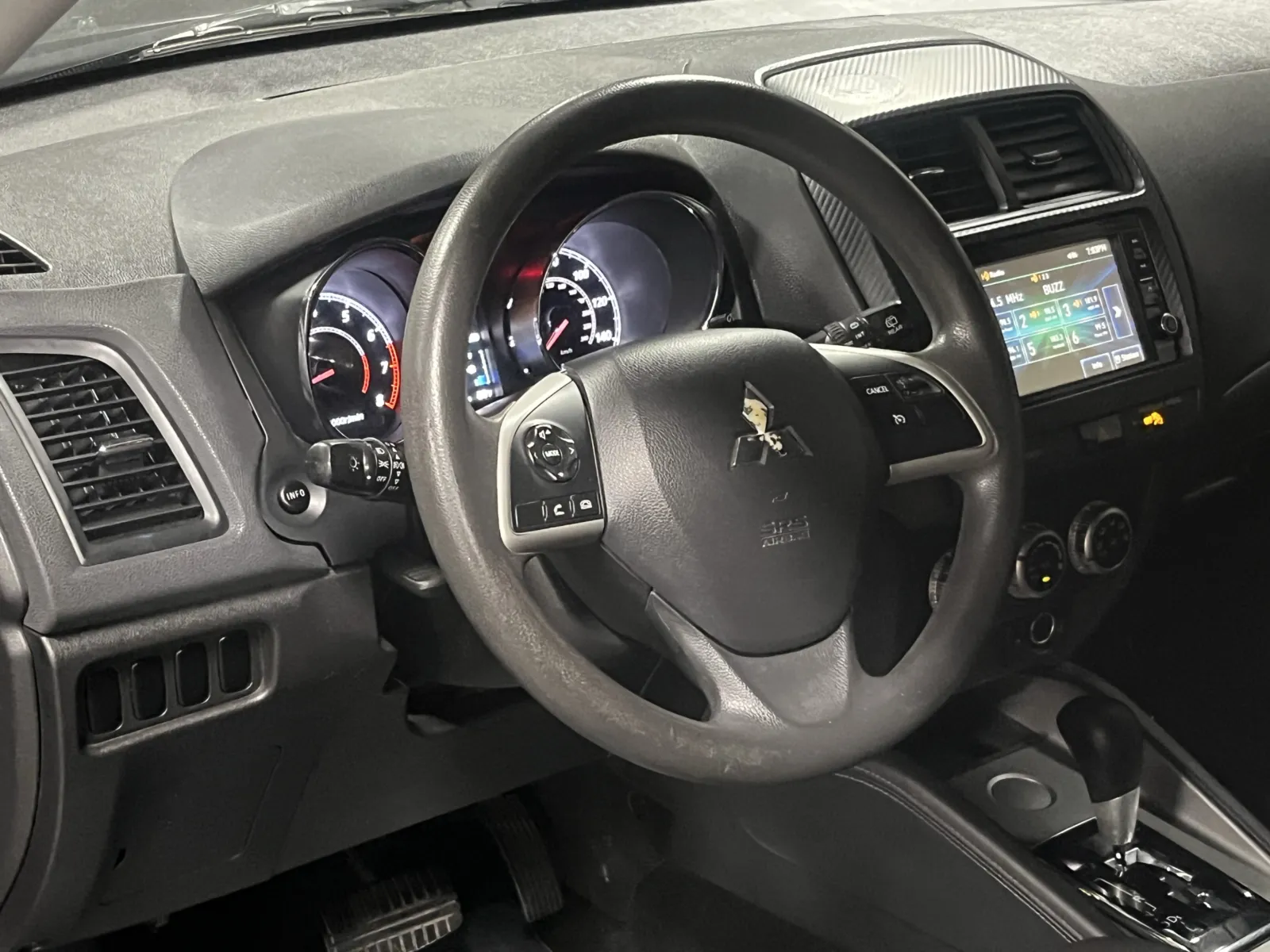 Mitsubishi Outlander Sport photo 14