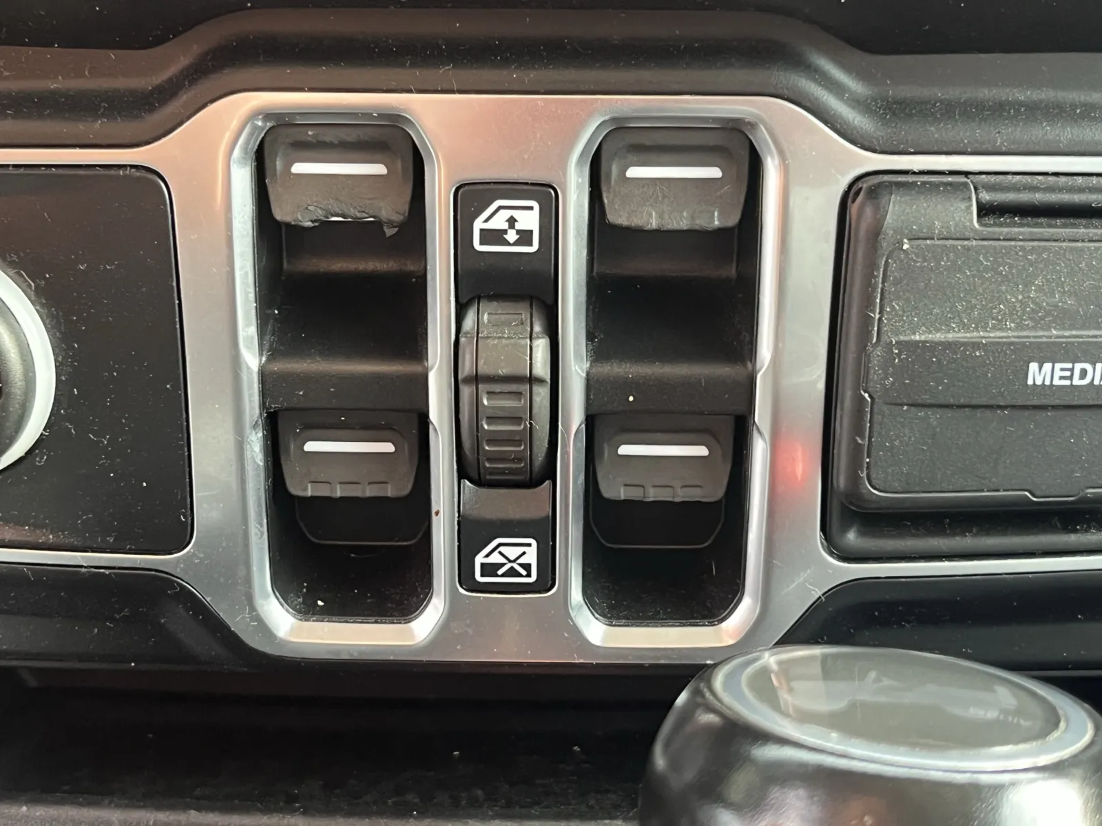 Jeep Wrangler photo 23