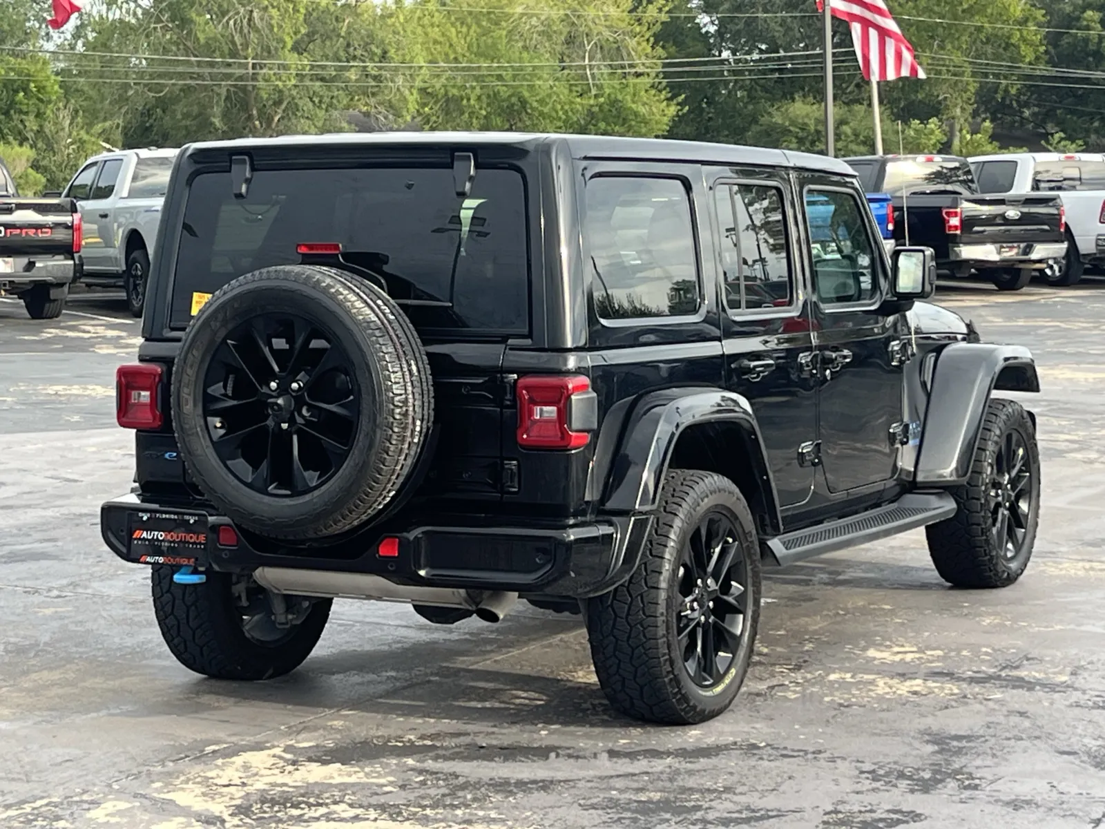 Jeep Wrangler photo 9
