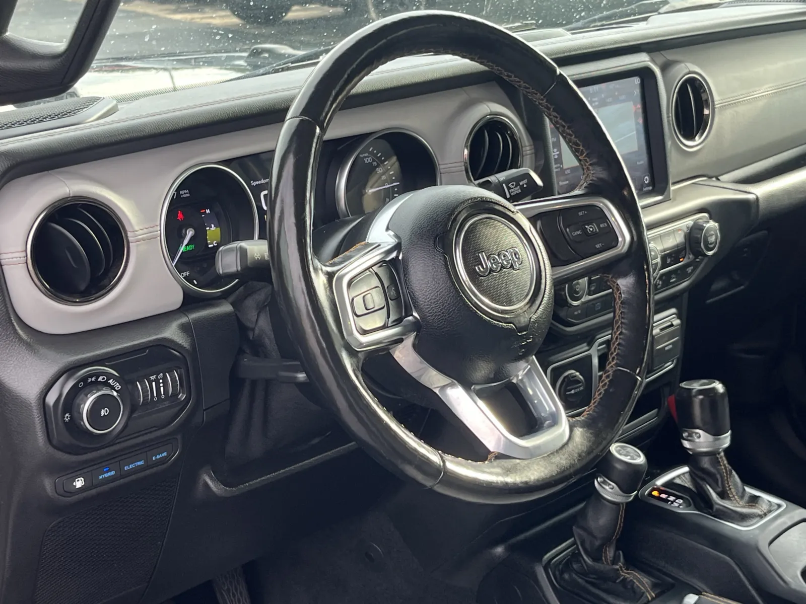 Jeep Wrangler photo 14