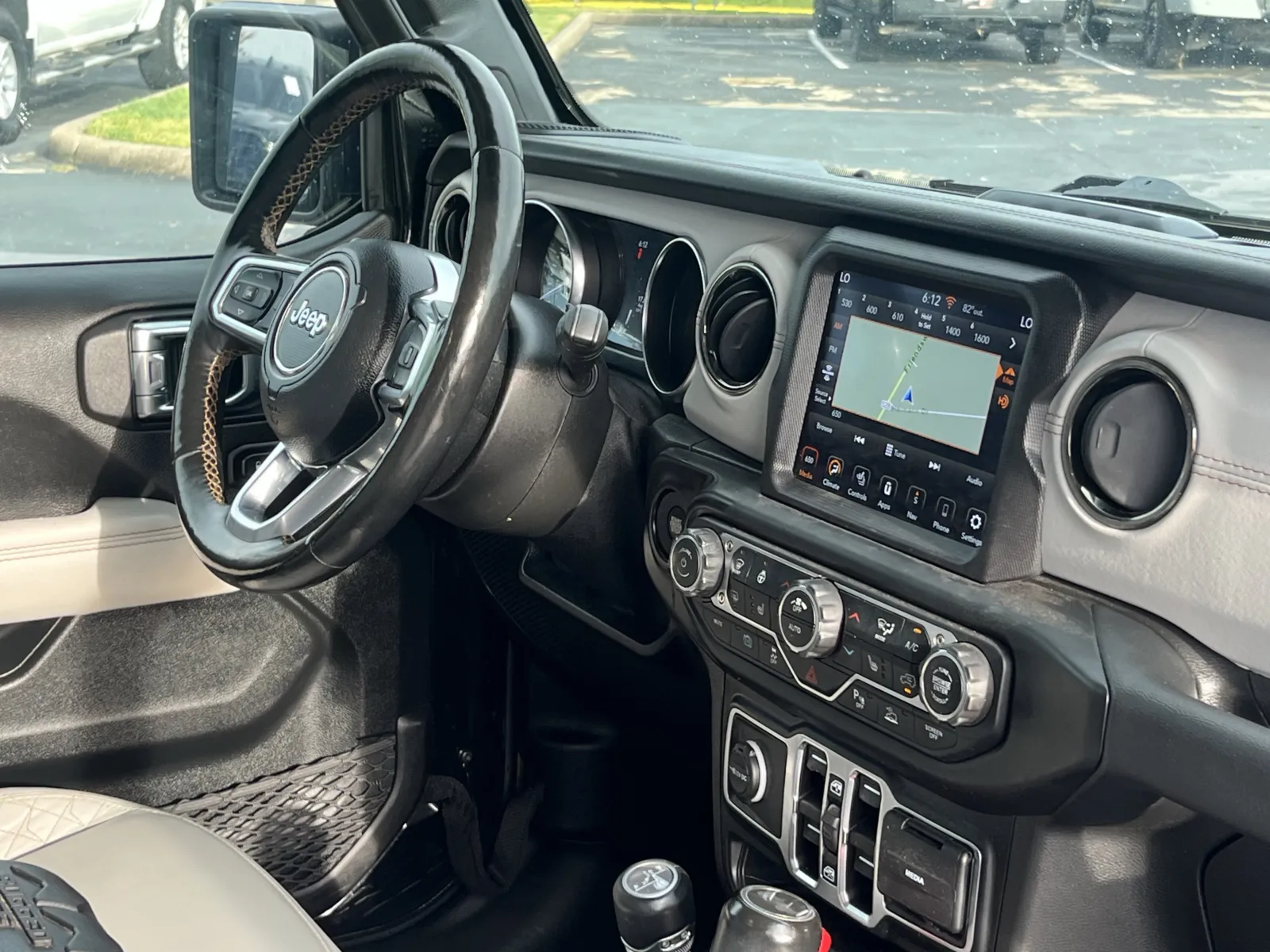 Jeep Wrangler photo 15