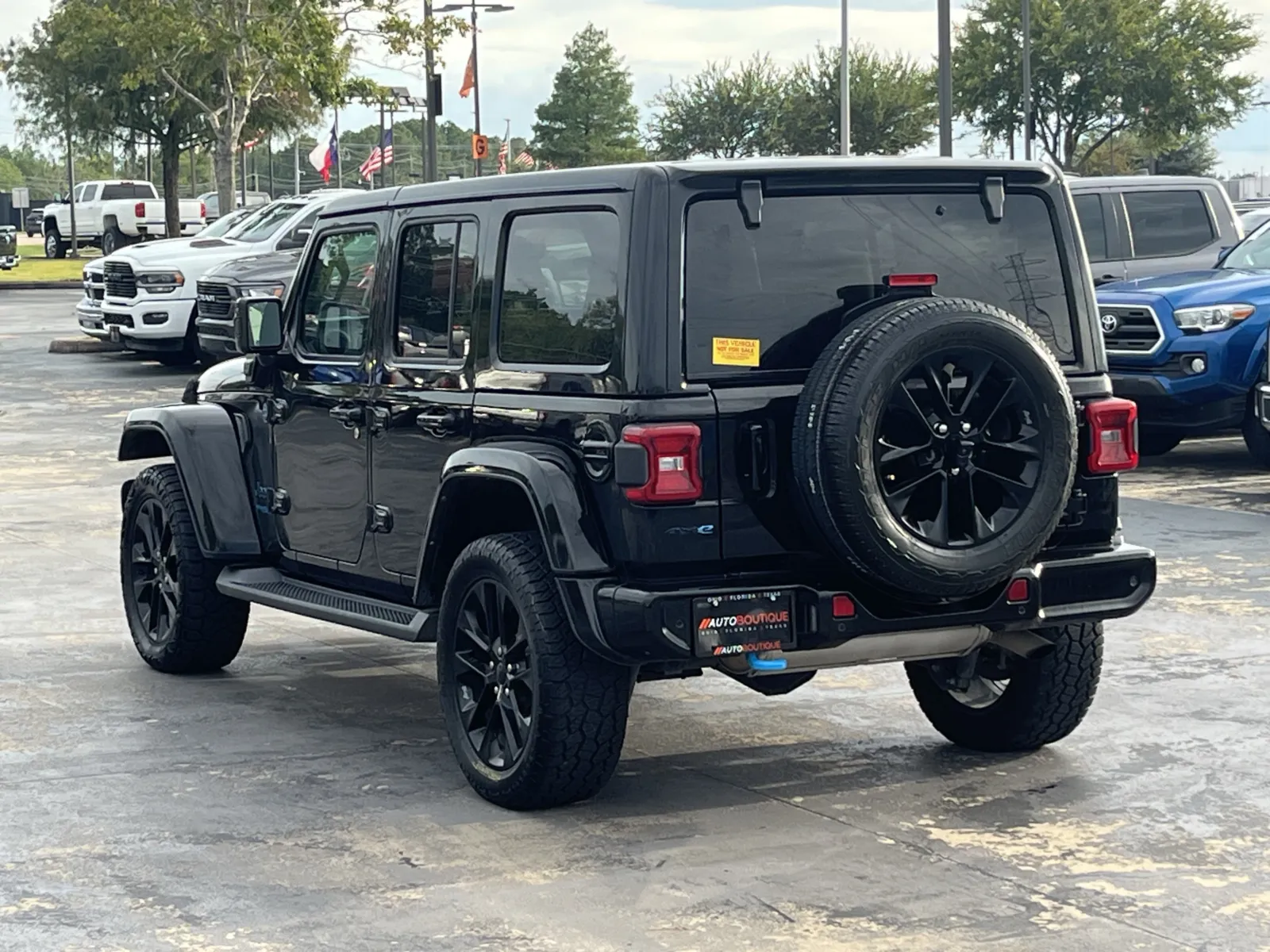 Jeep Wrangler photo 8