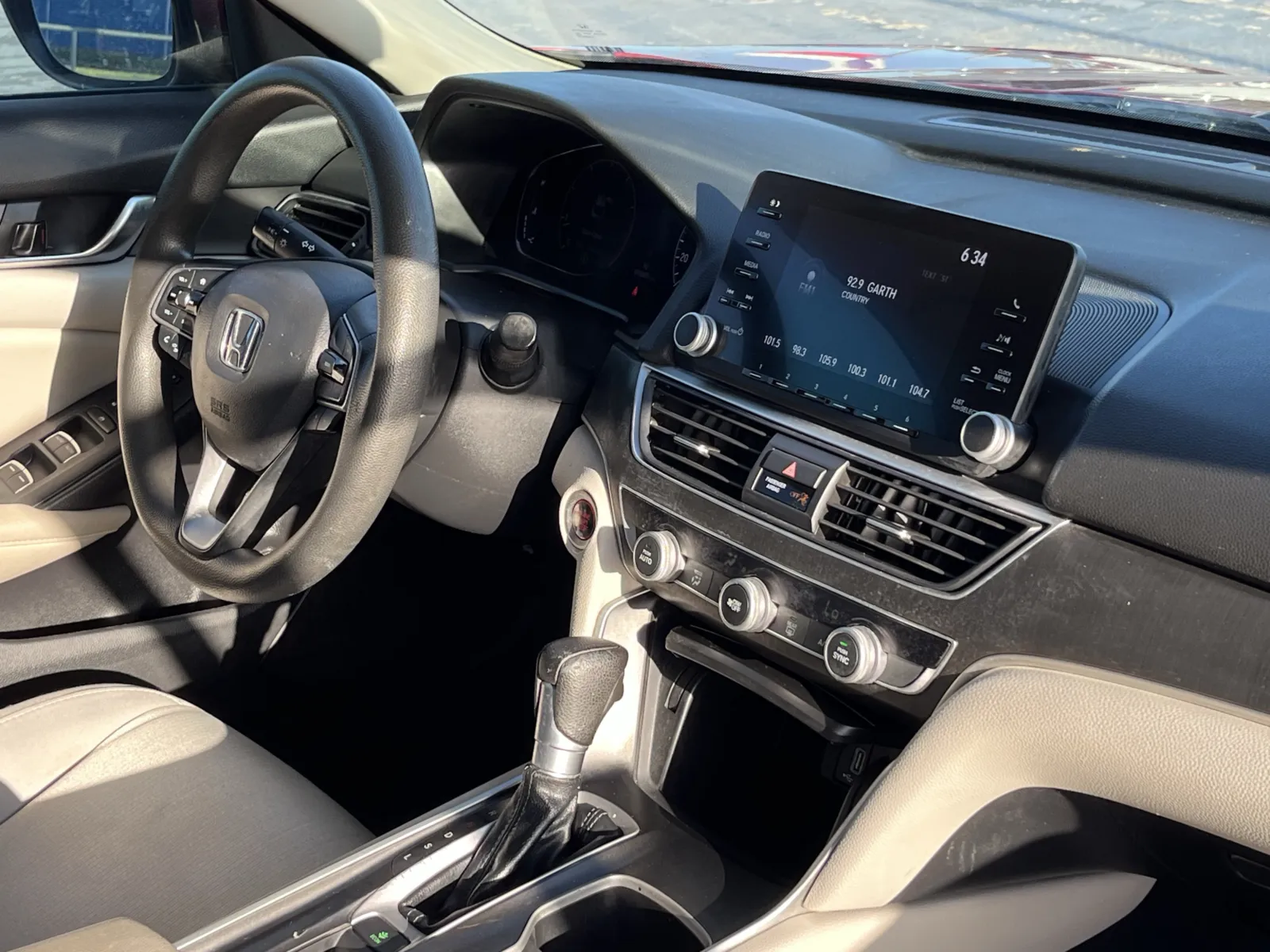 Honda Accord photo 13
