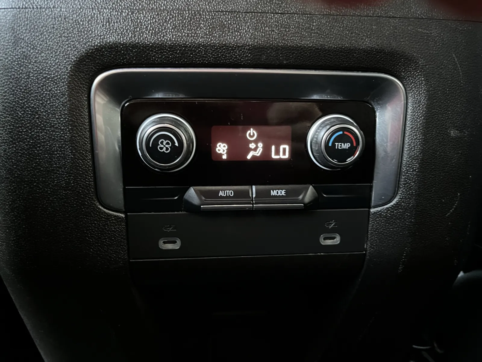 Chevrolet Tahoe photo 25