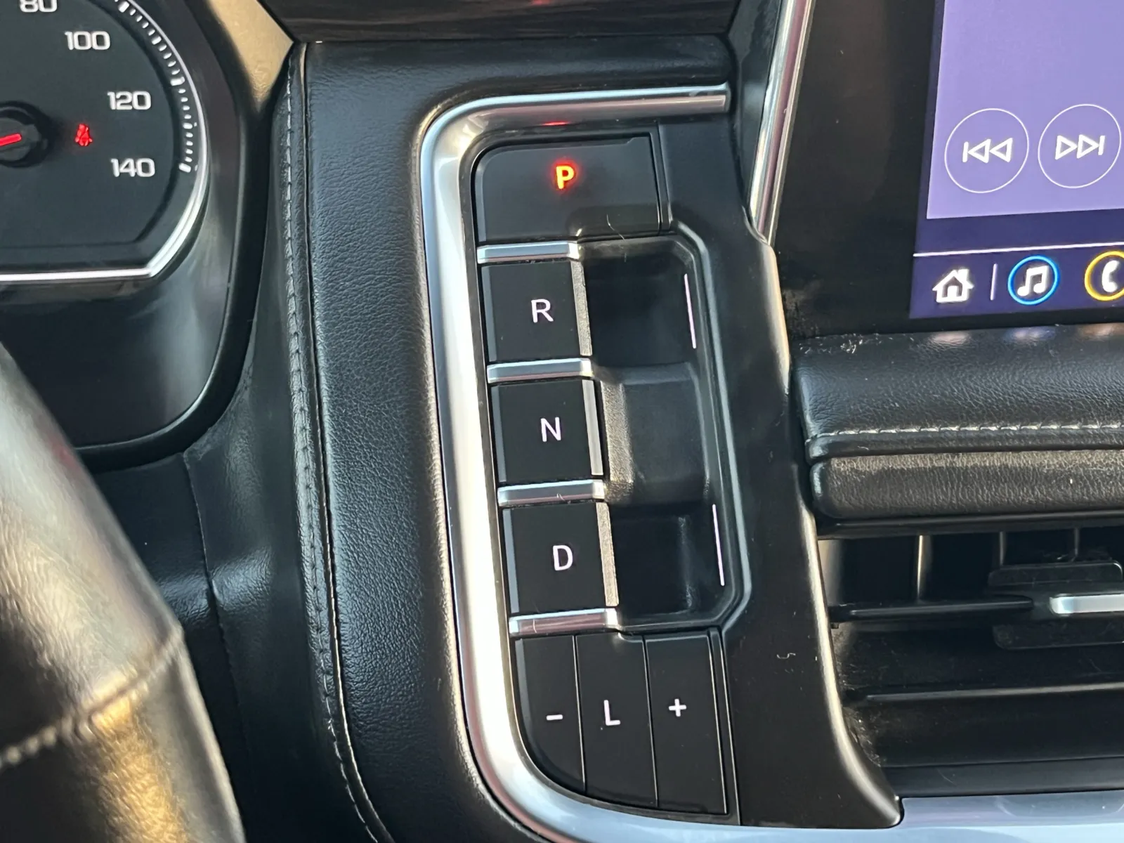 Chevrolet Tahoe photo 18