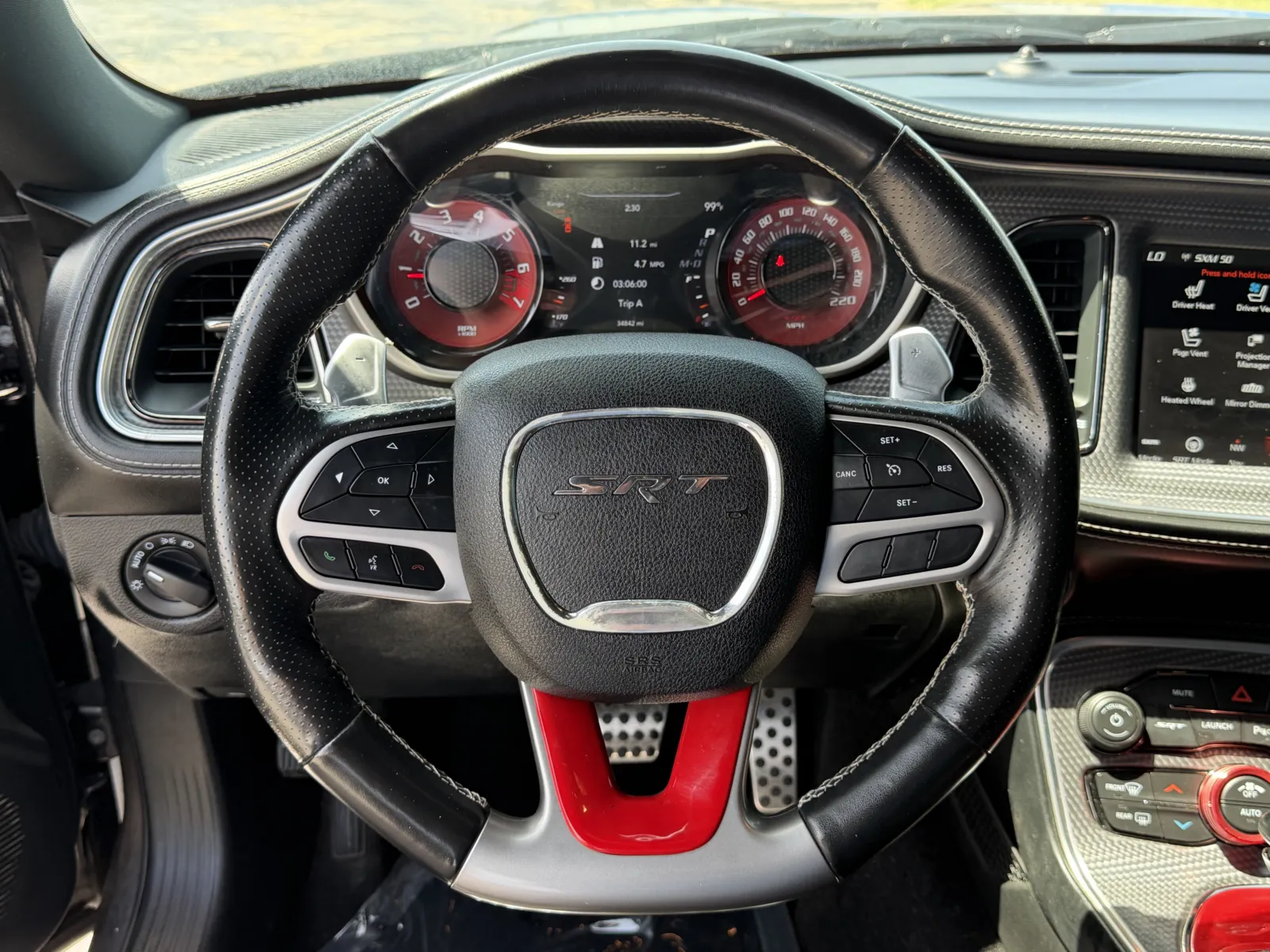 Dodge Challenger photo 8