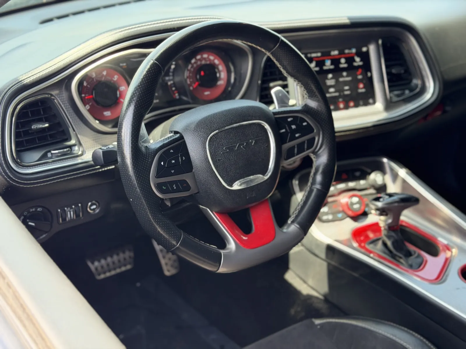 Dodge Challenger photo 23