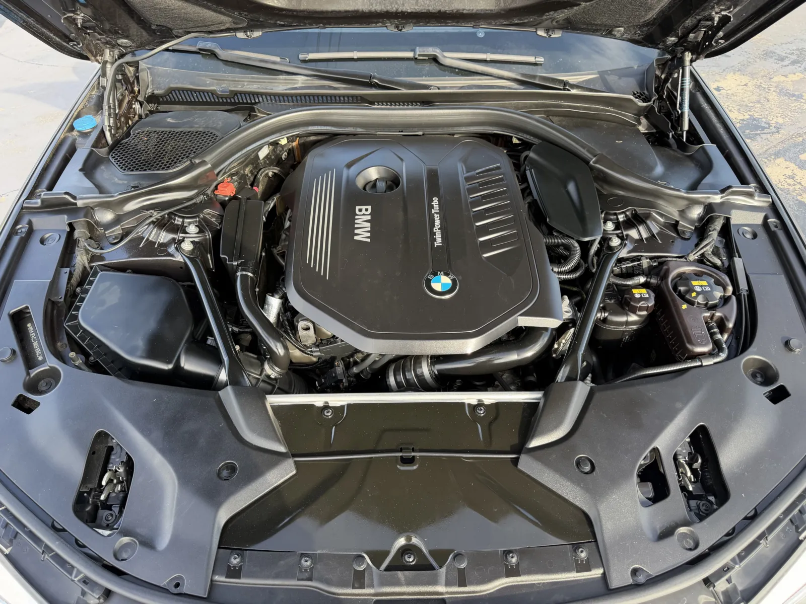 BMW 5 Series photo 7
