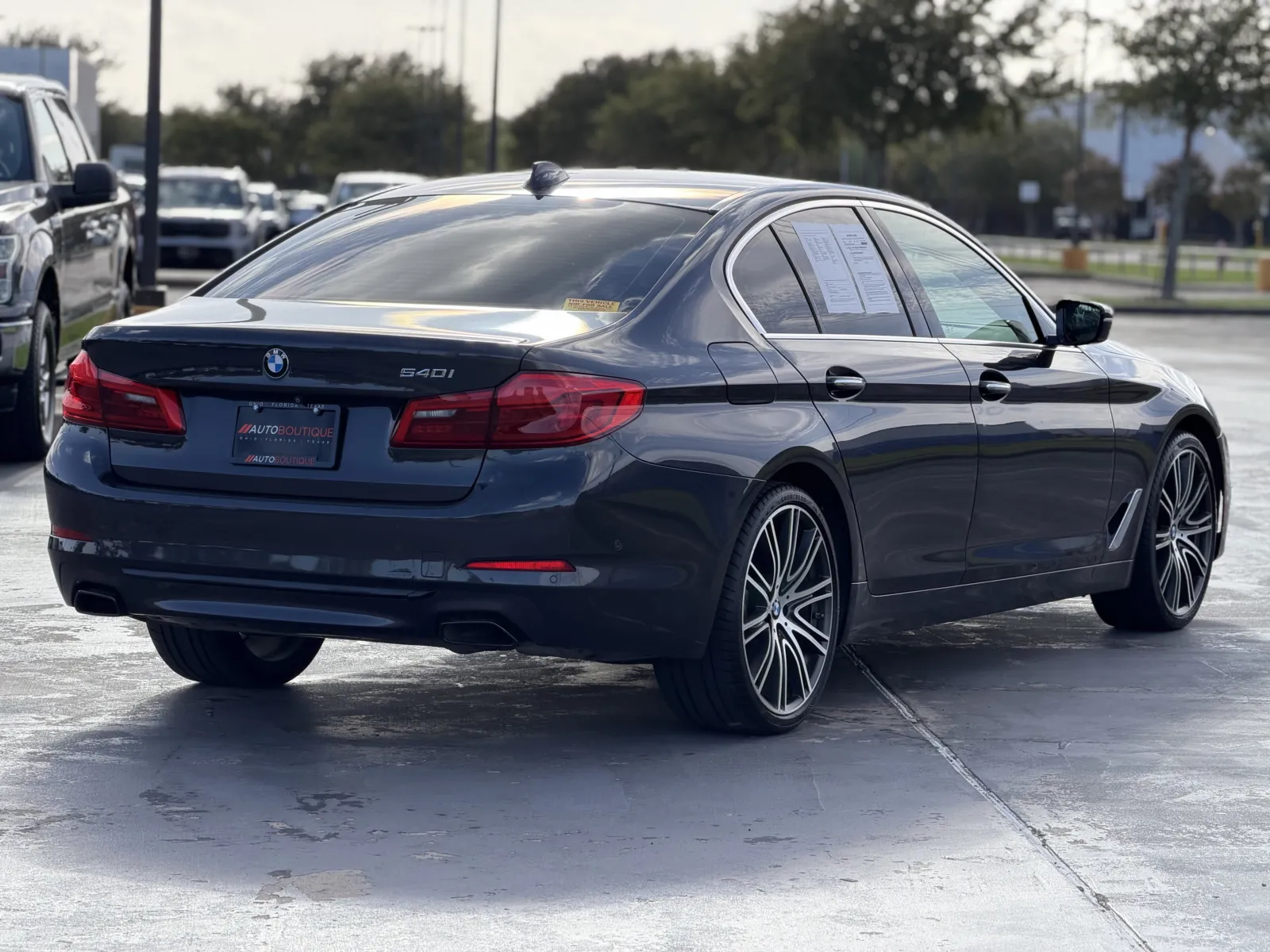BMW 5 Series photo 10