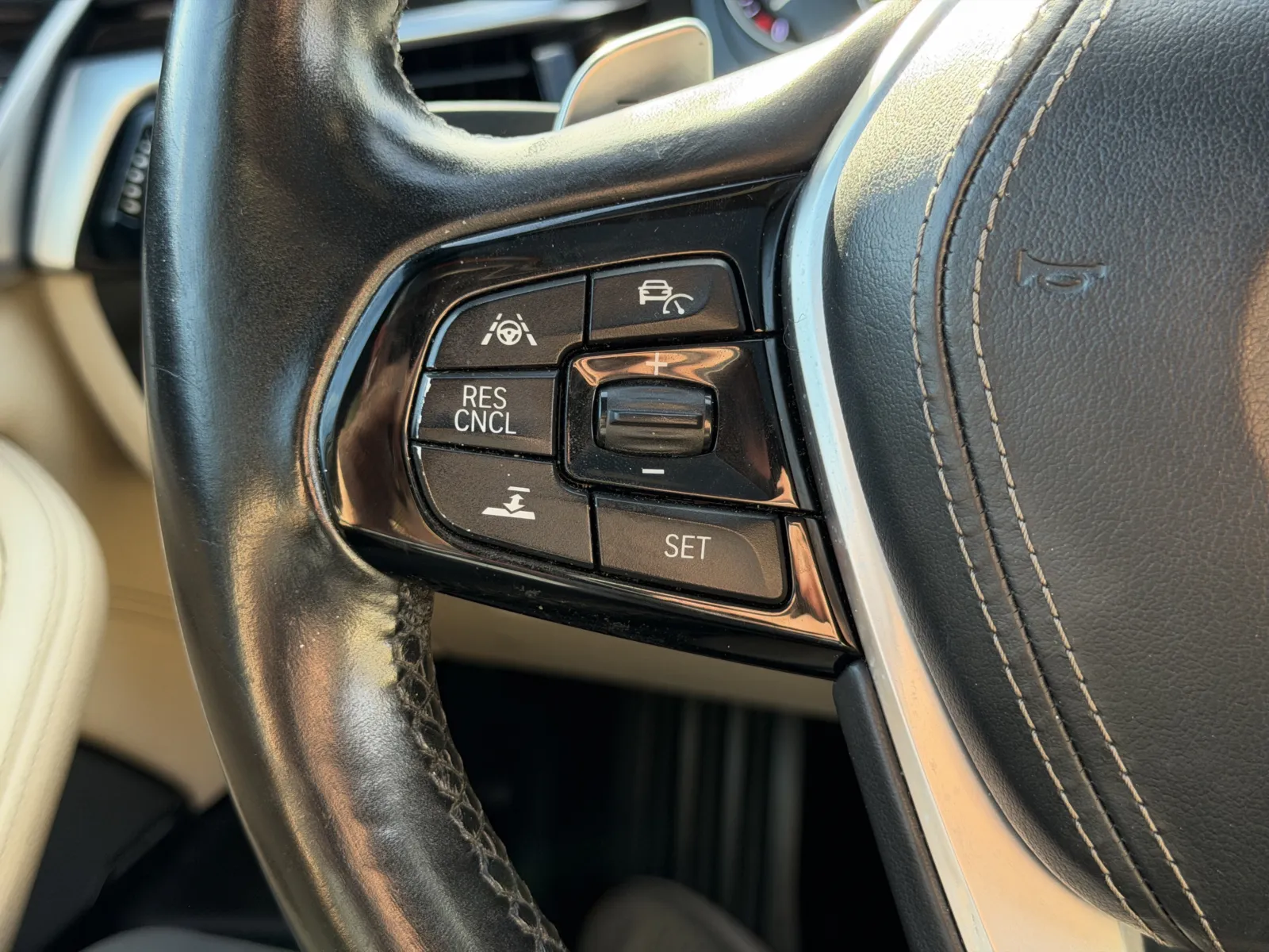 BMW 5 Series photo 13