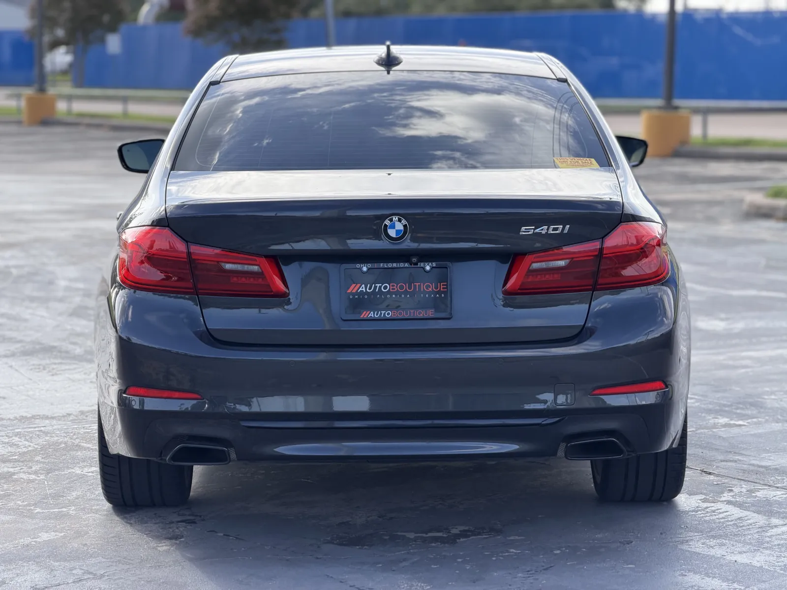 BMW 5 Series photo 8