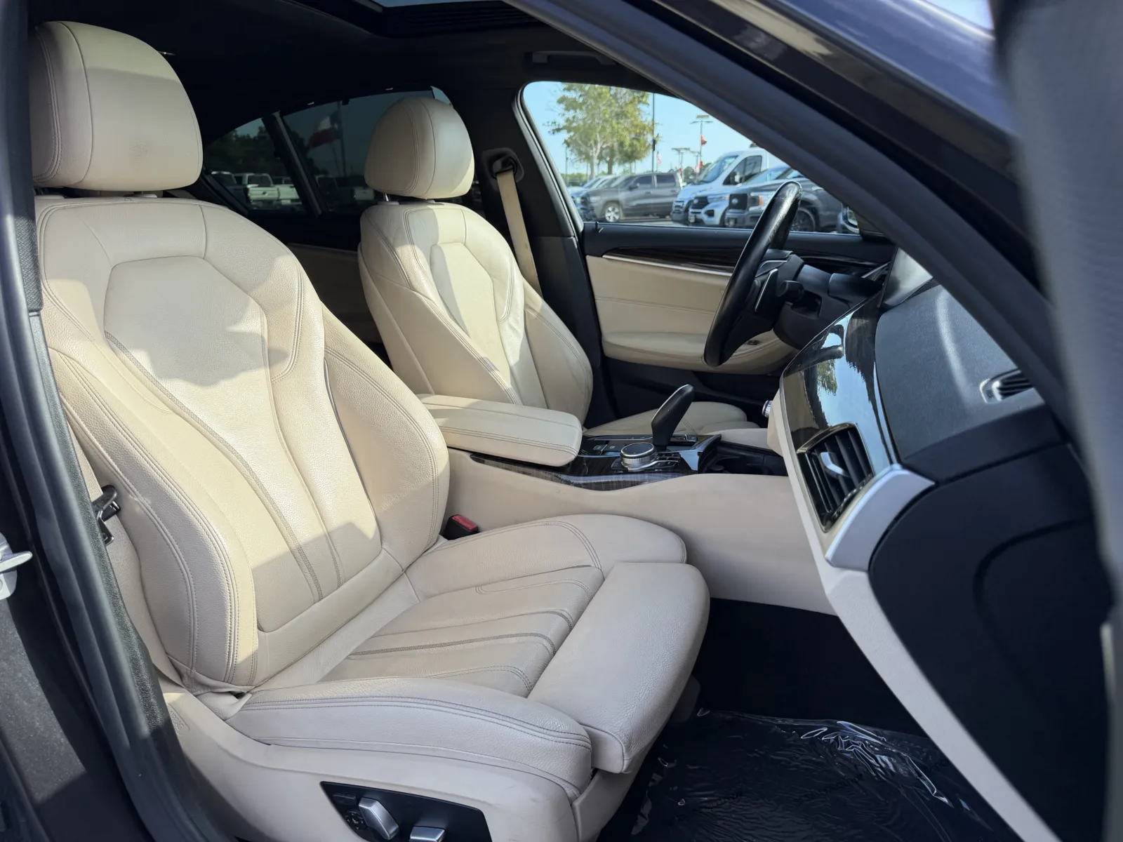 BMW 5 Series photo 26