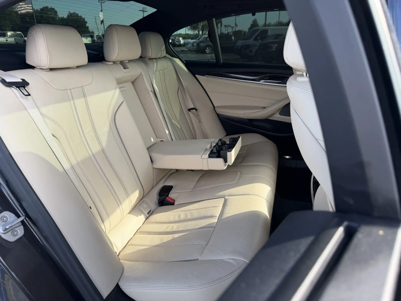 BMW 5 Series photo 28