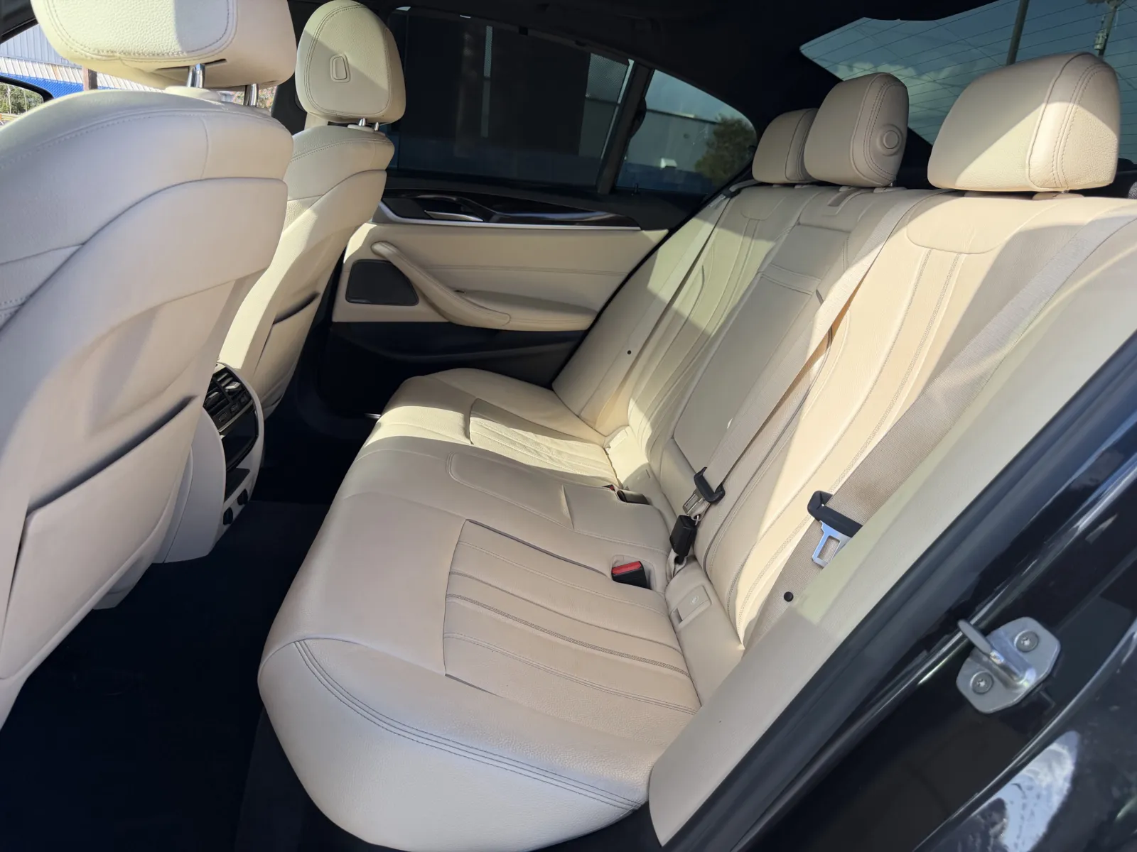 BMW 5 Series photo 29