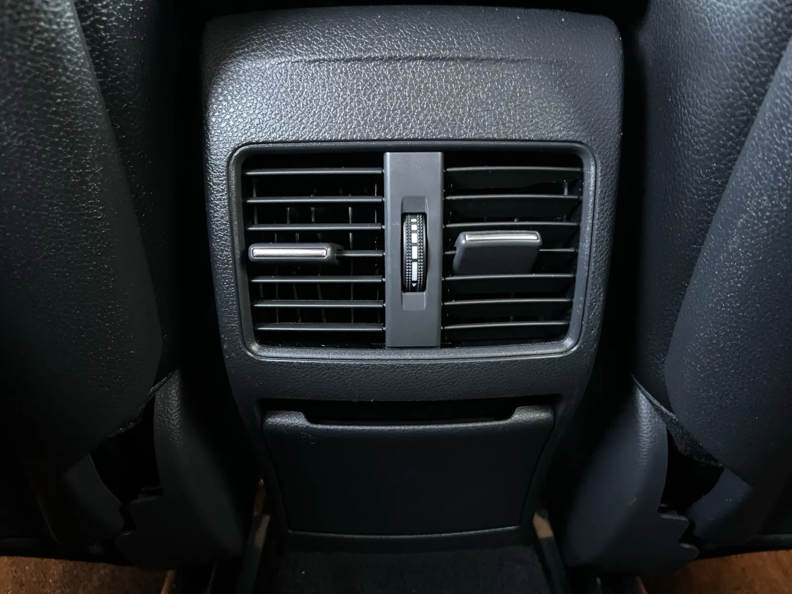 Mercedes-Benz GLA photo 26