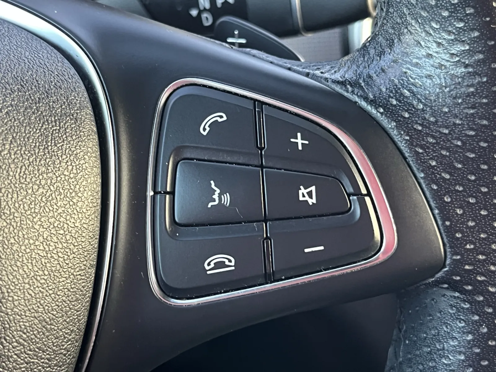 Mercedes-Benz GLA photo 20