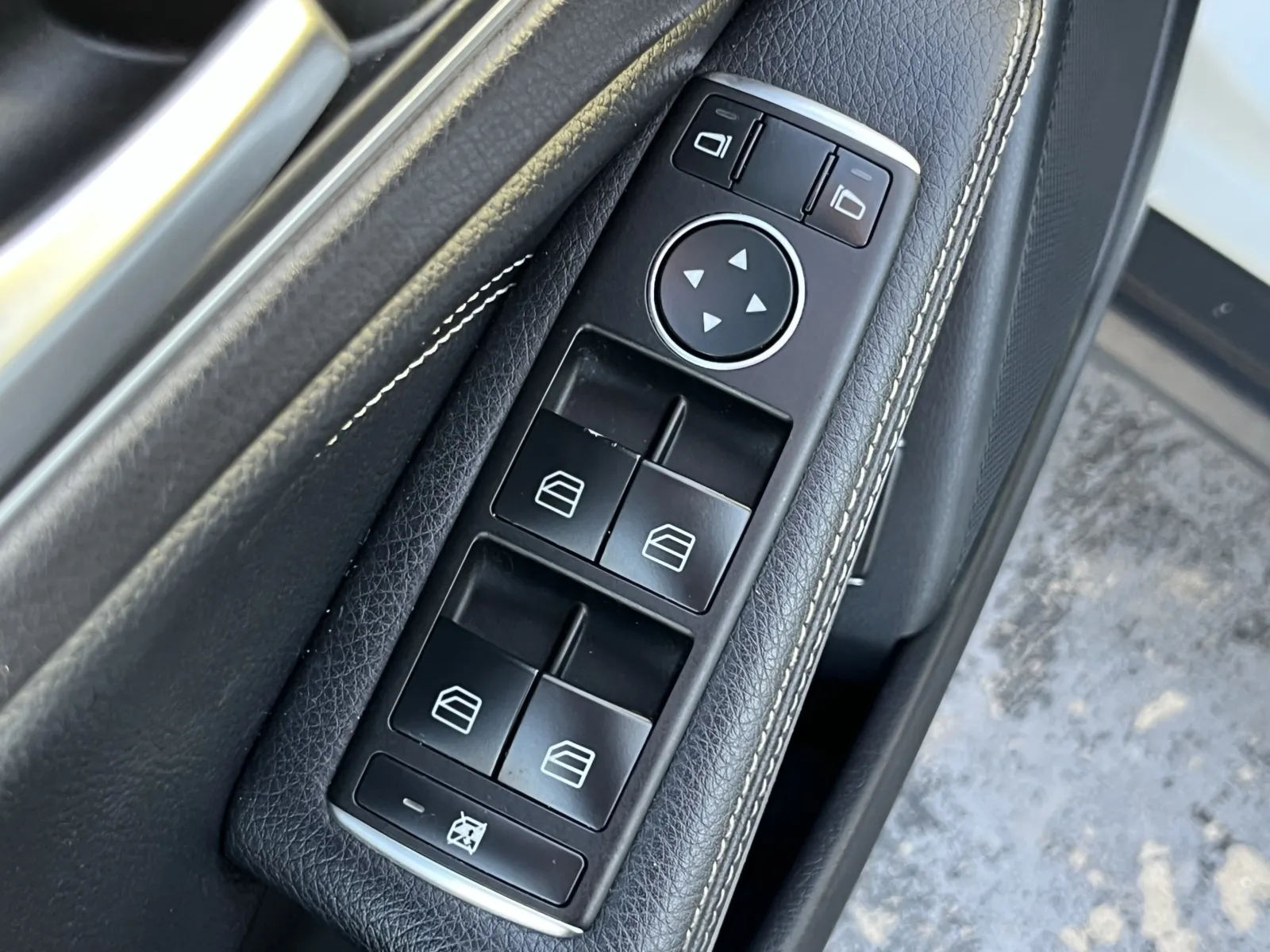Mercedes-Benz GLA photo 25