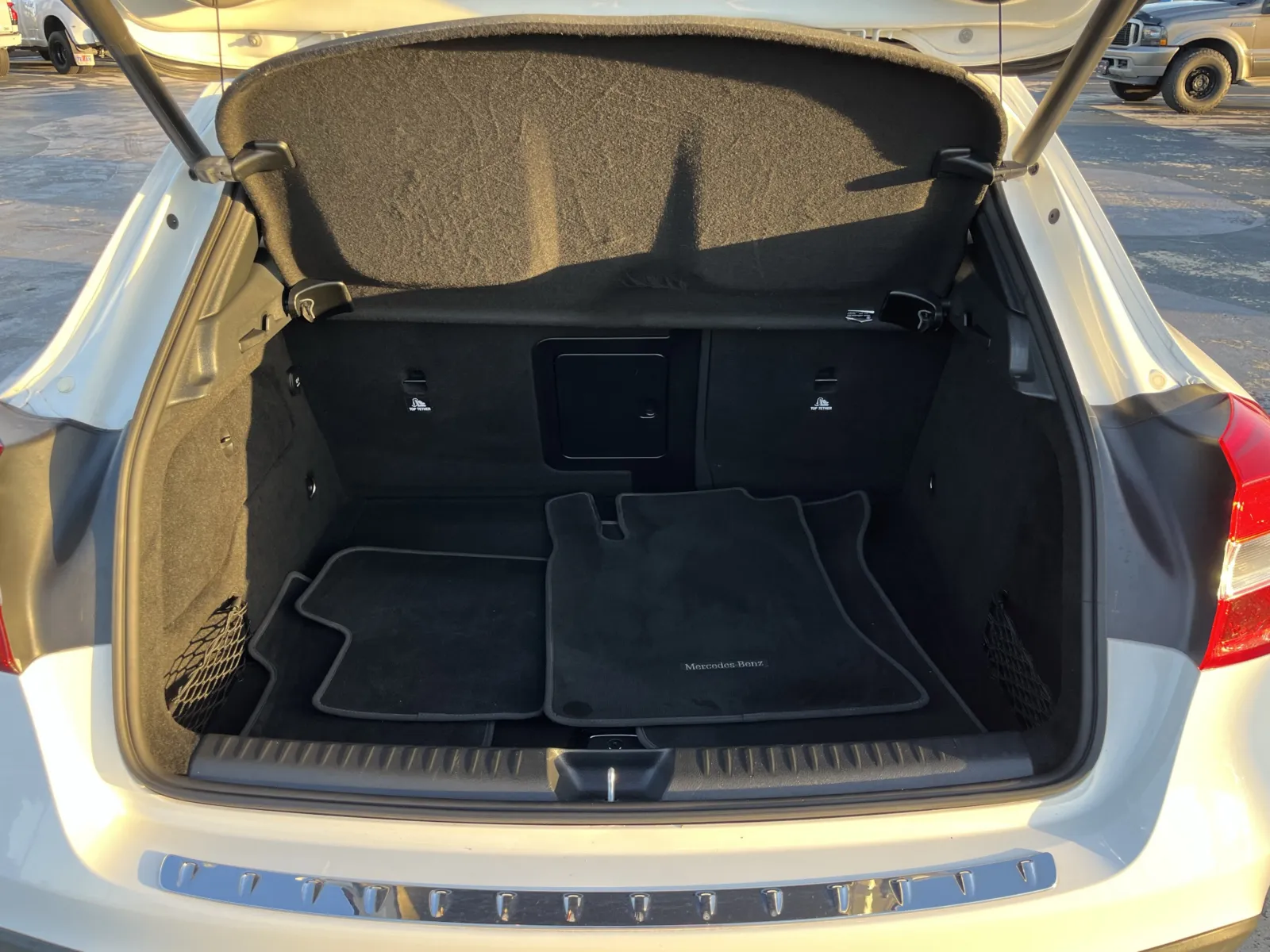 Mercedes-Benz GLA photo 12