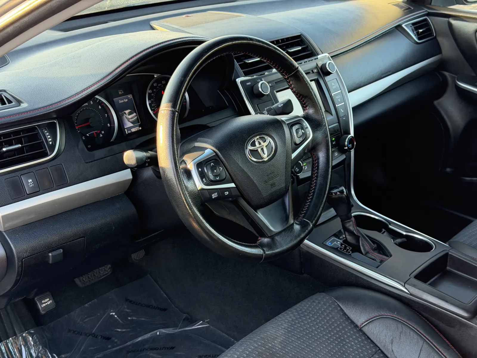 Toyota Camry photo 11