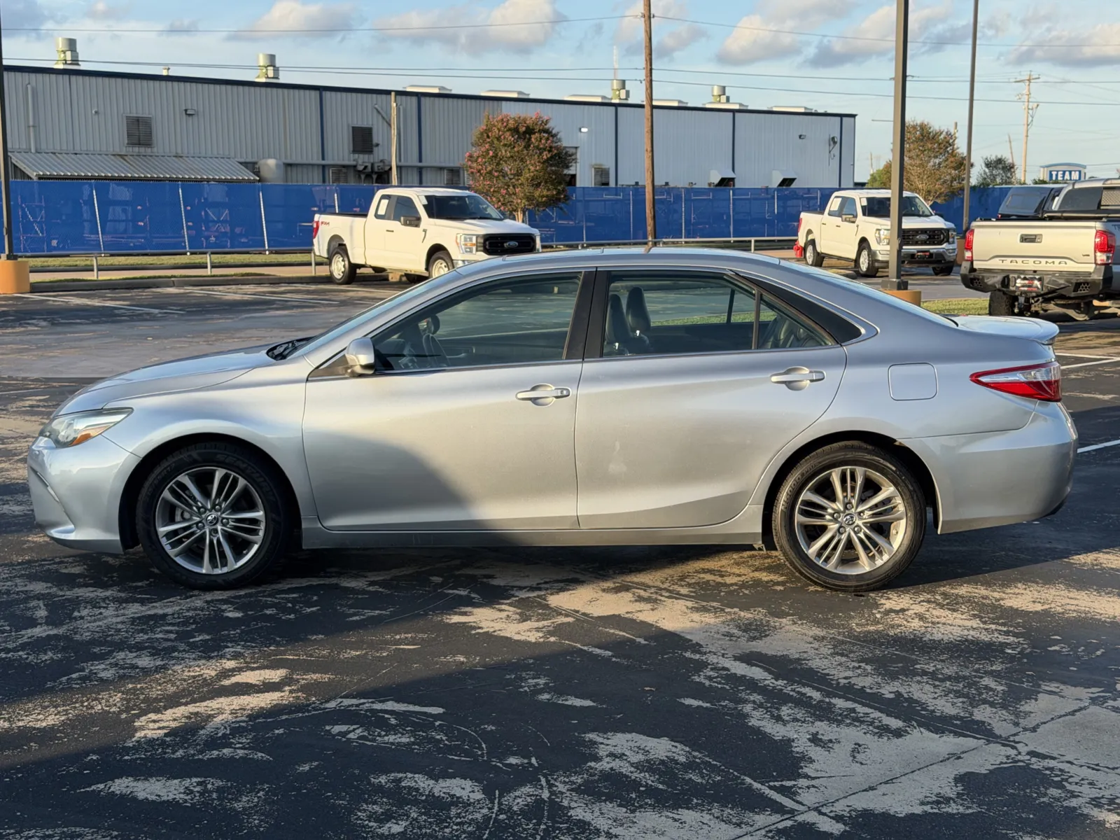 Toyota Camry photo 9