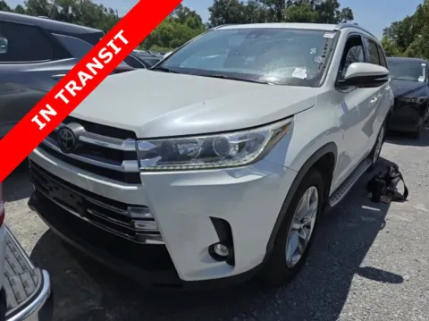 White 2019 Toyota Highlander Limited for sale in Alvin, TX