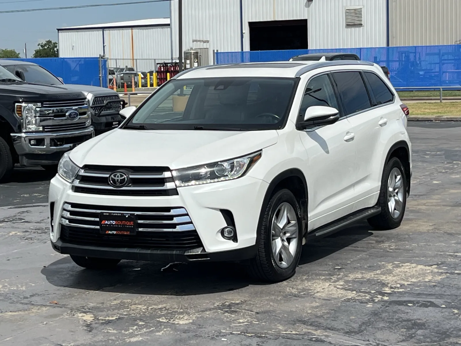 Toyota Highlander photo 2