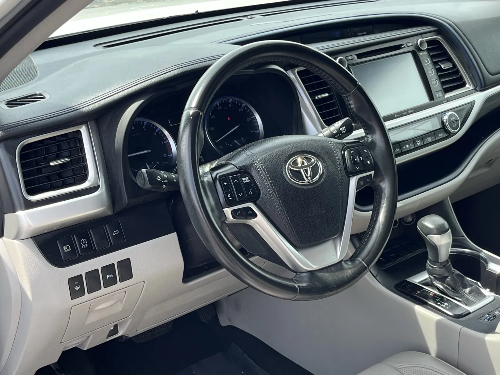 Toyota Highlander photo 13