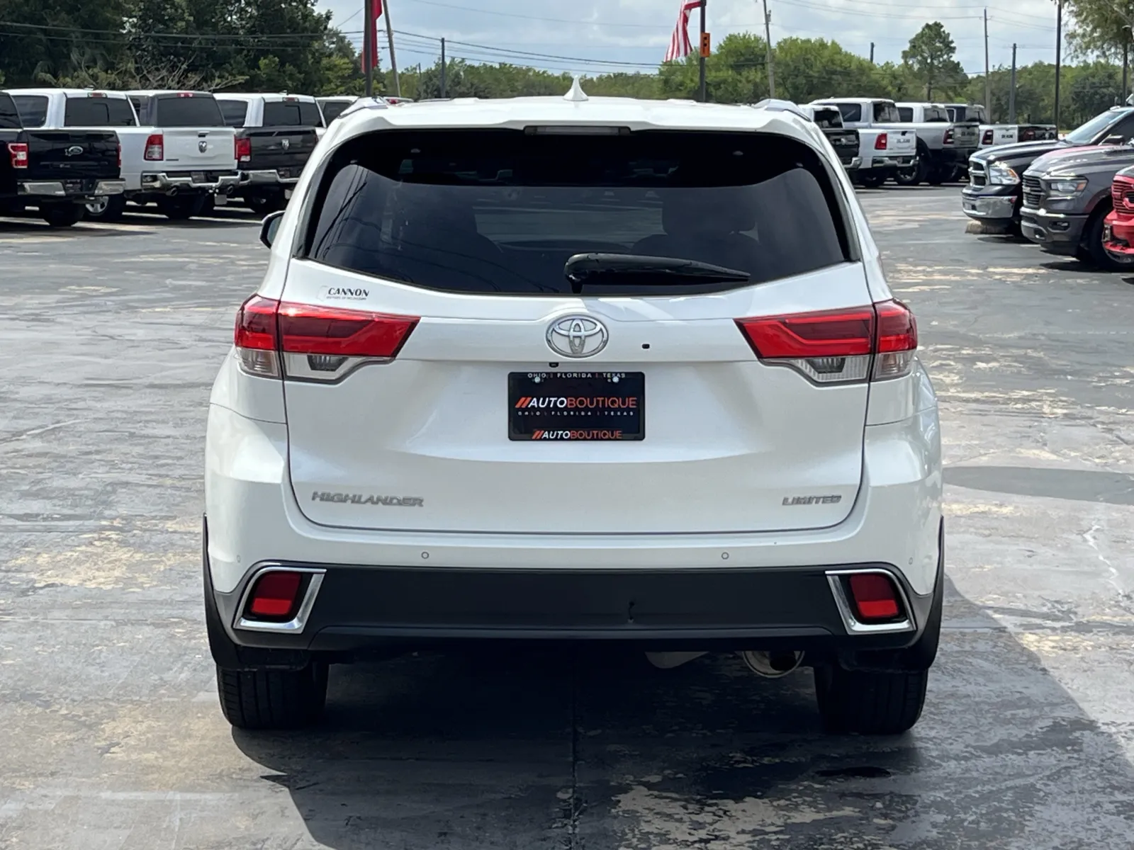 Toyota Highlander photo 8
