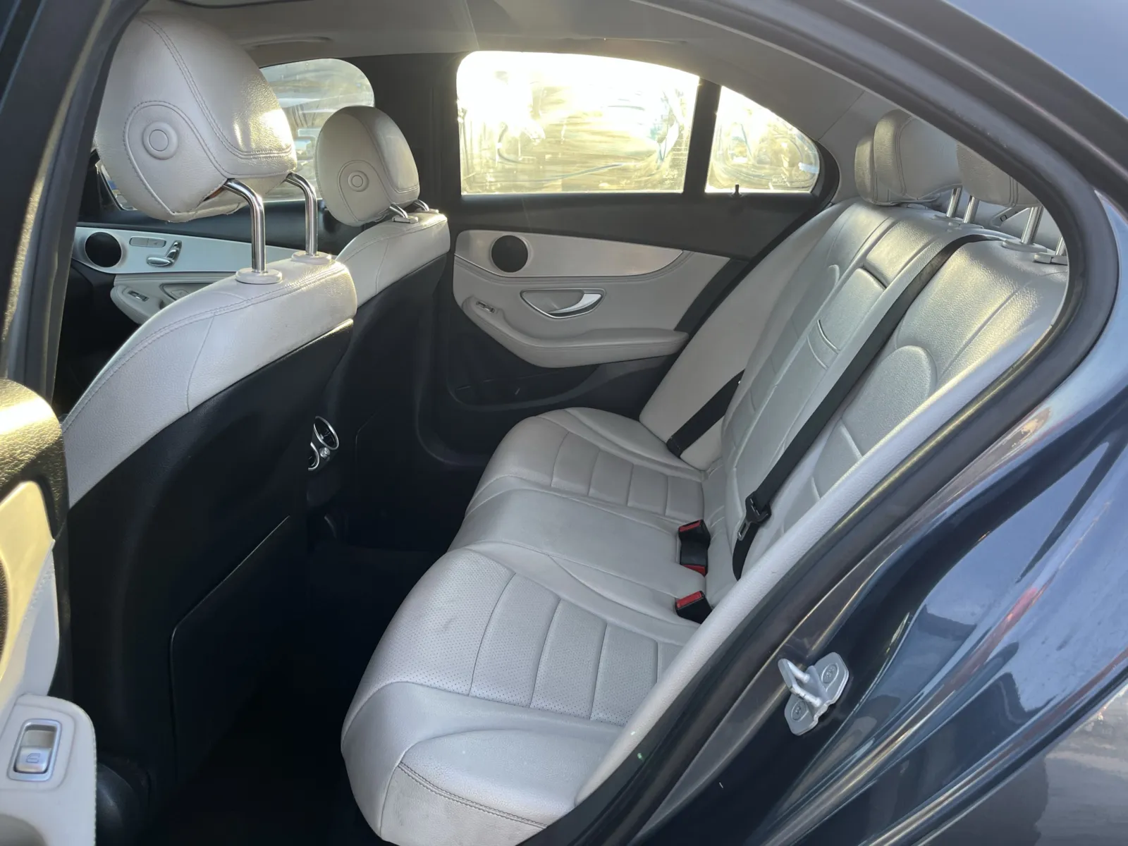 Mercedes-Benz C-Class photo 29