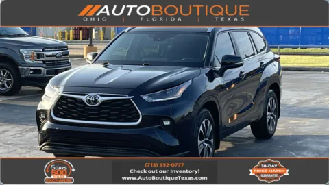 Black 2023 Toyota Highlander XLE for sale in Alvin, TX