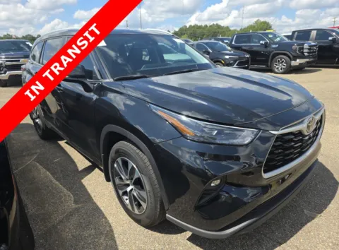 More photos of 2023 Toyota Highlander XLE at Auto Boutique Texas, TX