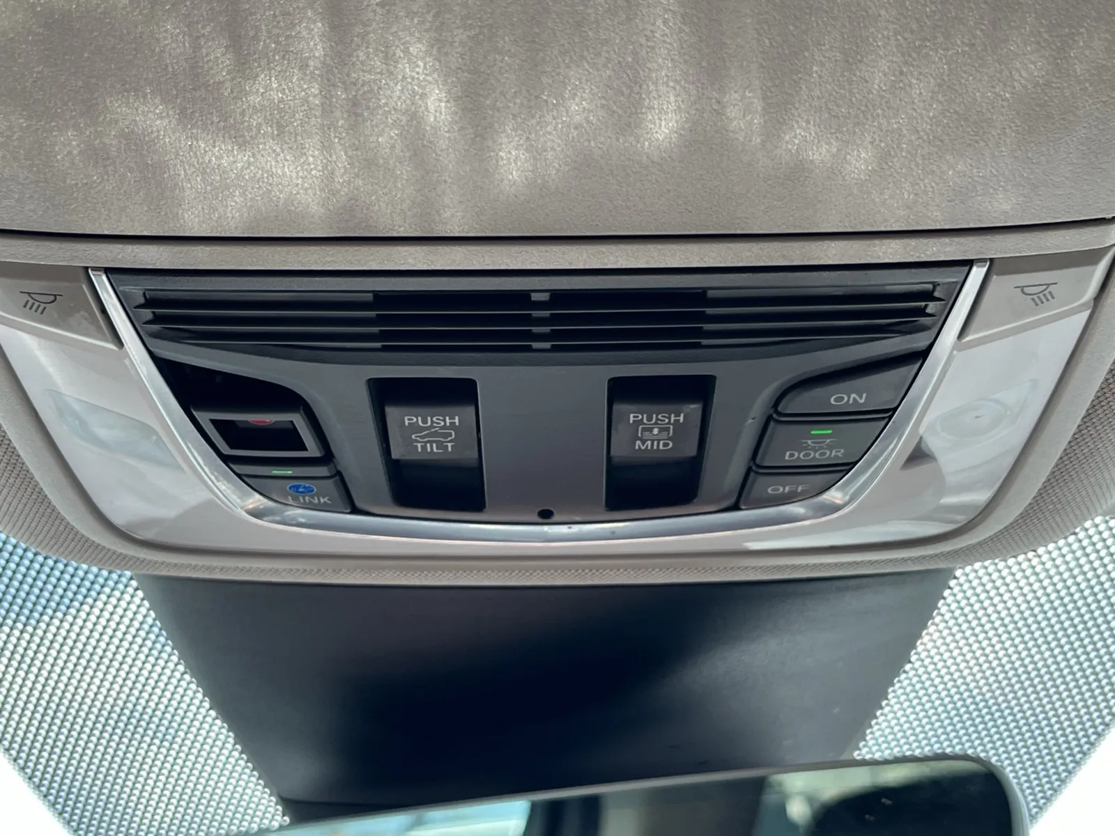 Acura MDX photo 24