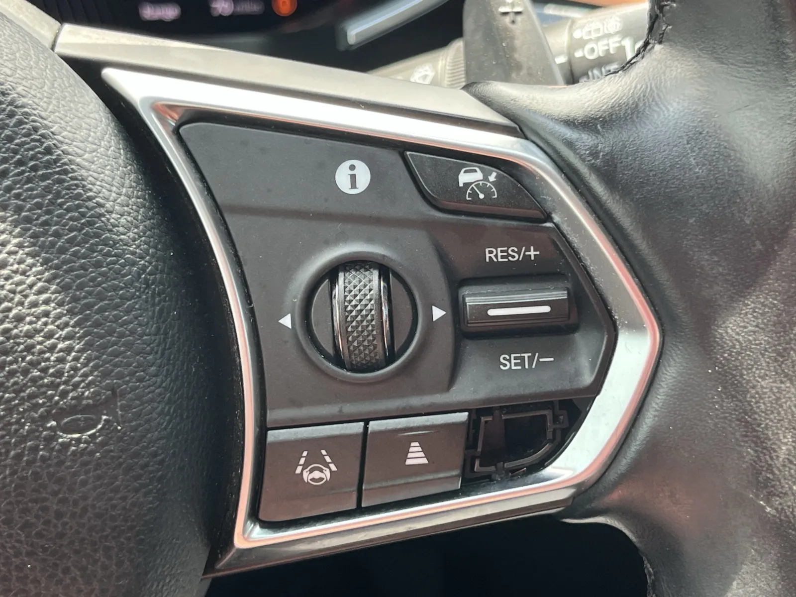 Acura MDX photo 21