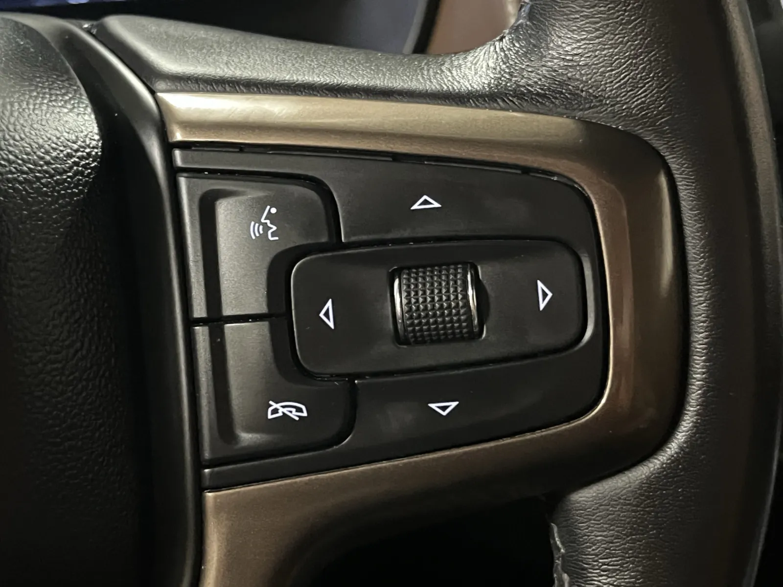 Chevrolet Tahoe photo 18