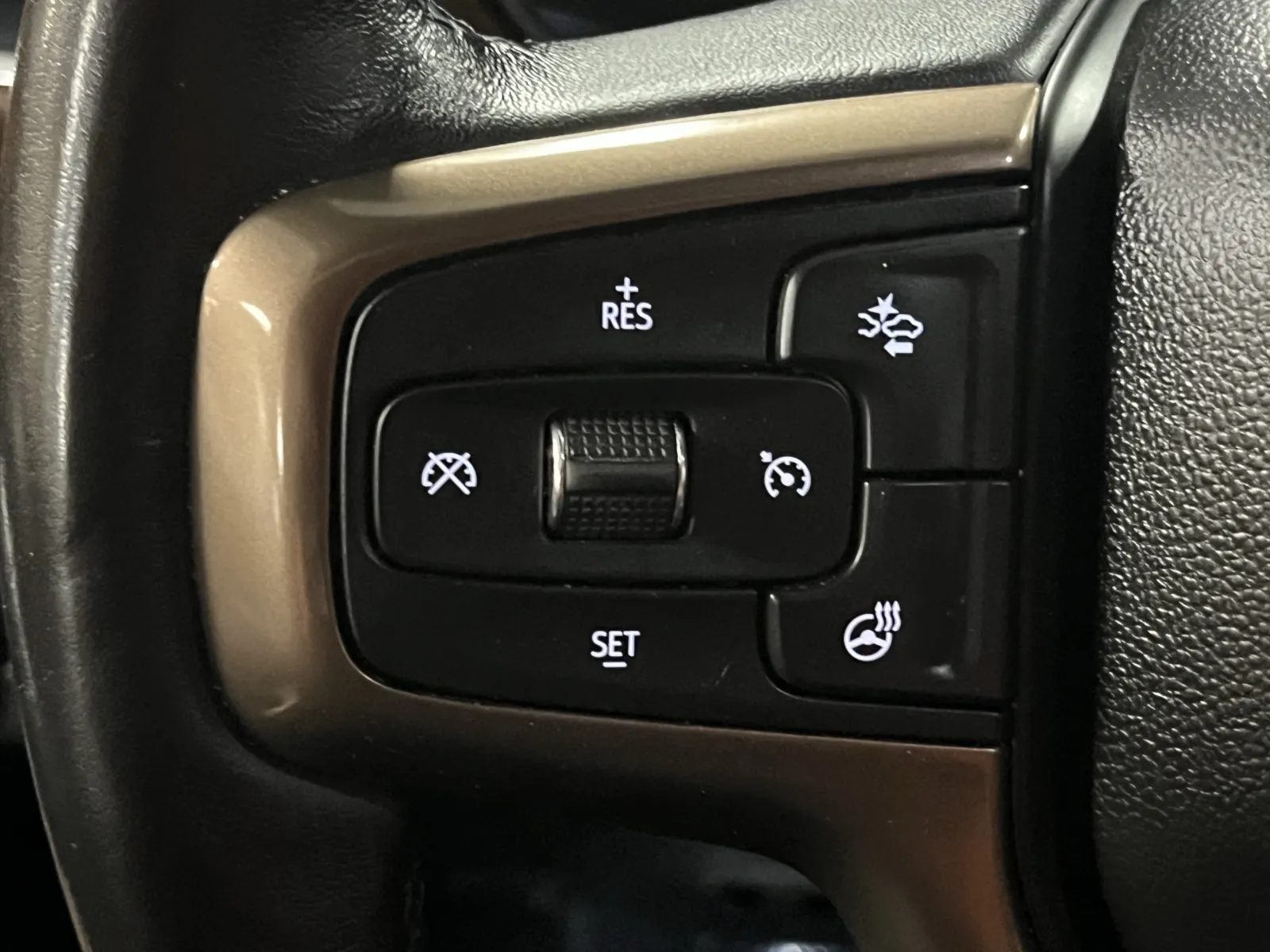 Chevrolet Tahoe photo 17