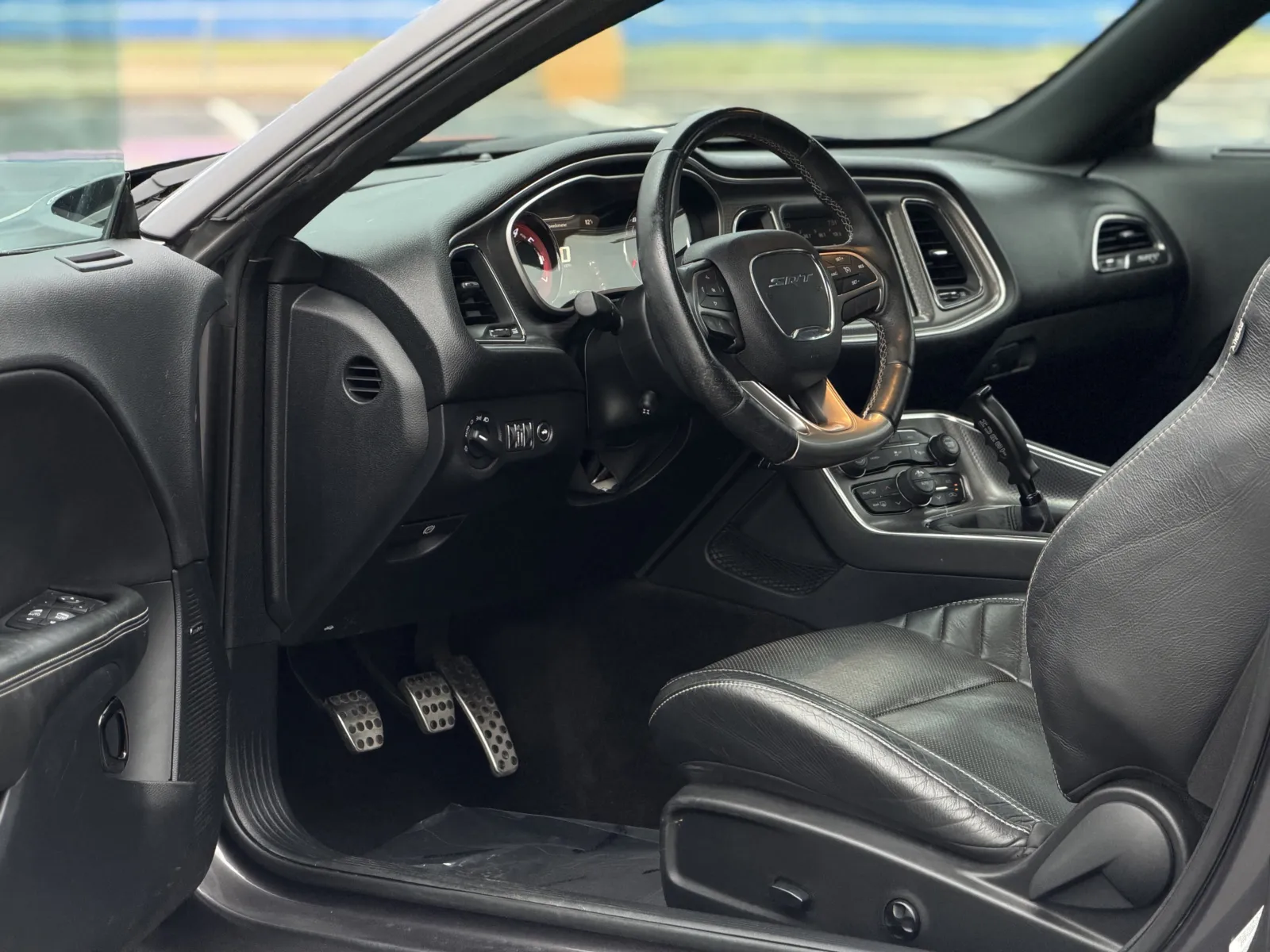 Dodge Challenger photo 21