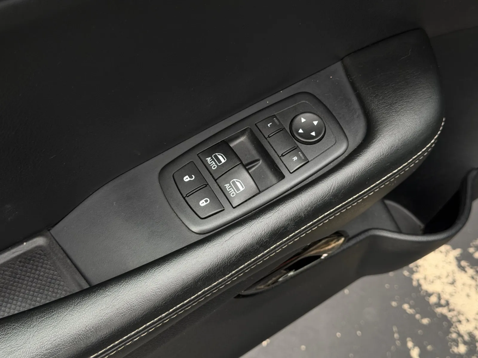 Dodge Challenger photo 26