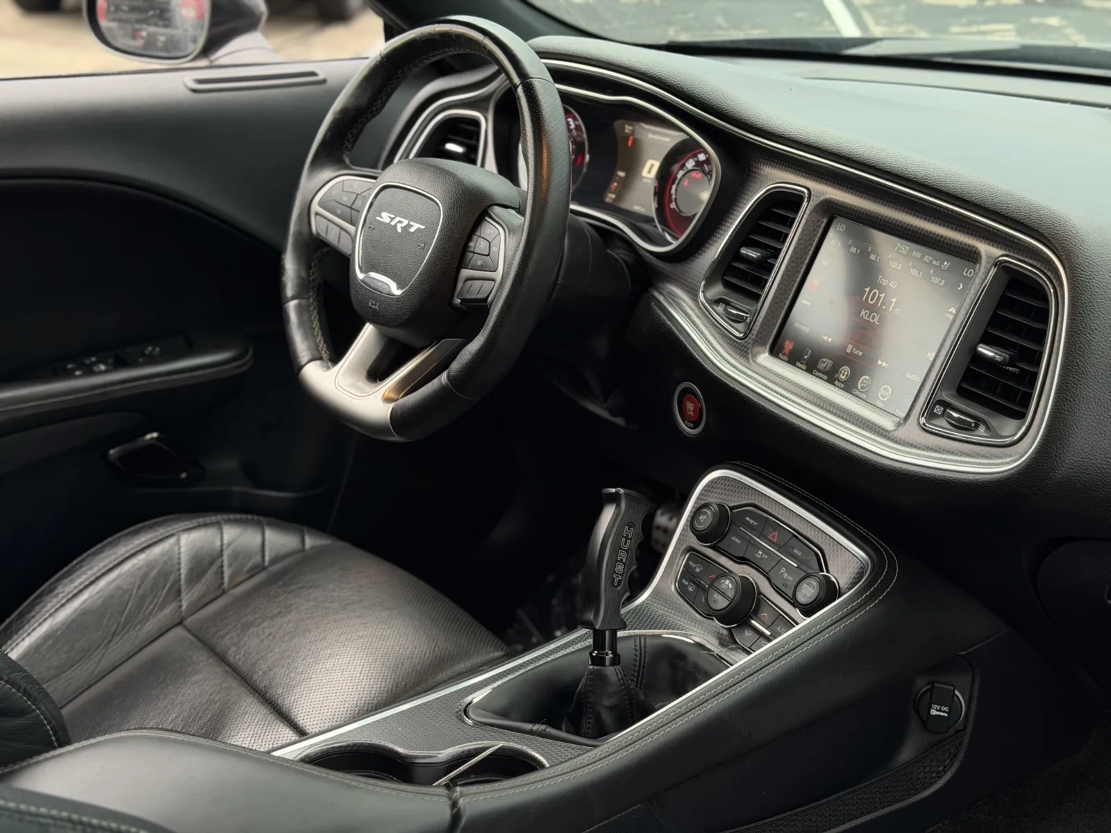 Dodge Challenger photo 22