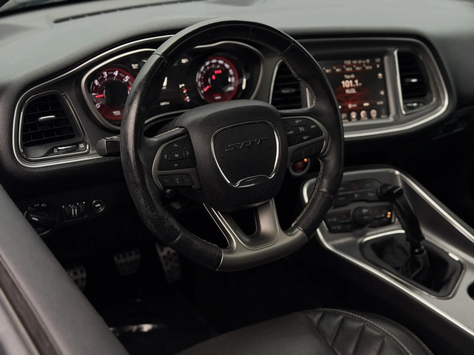 Dodge Challenger photo 23